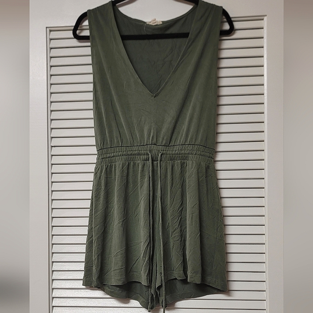 Silence + Noise - Olive Green Sleeveless V-Neck Romper With Drawstring Waist